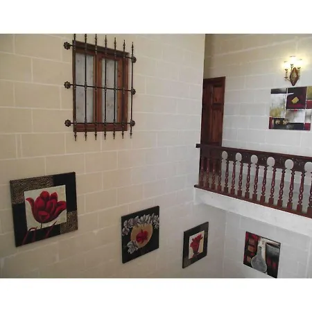 Villa Qronfli With Swimming Pool *