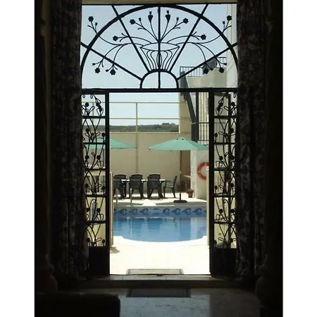 Villa Qronfli With Swimming Pool San Lawrenz