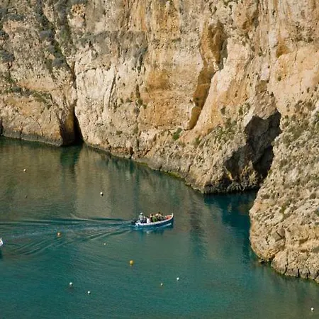 Qronfli With Swimming Pool San Lawrenz